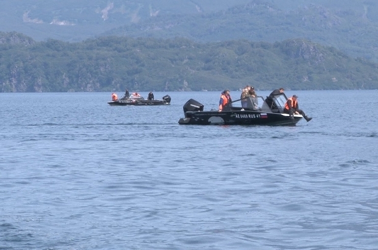 Восемь человек спаслись при крушении вертолёта Ми-8 на Камчатке 