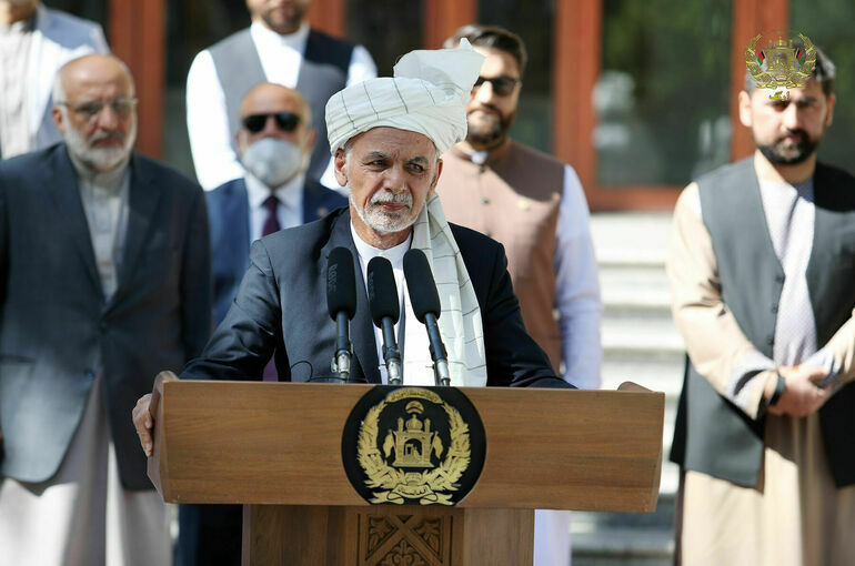 Экс-президент Афганистана объяснил бегство из страны