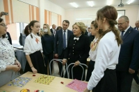 Матвиенко научила школьников, как стать губернатором