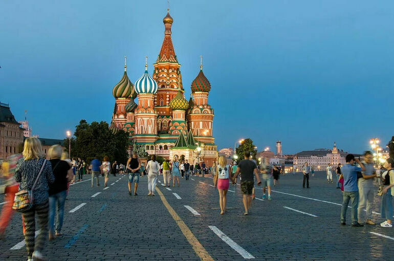 В Москве пока не планируют возобновлять проведение масштабных праздников 