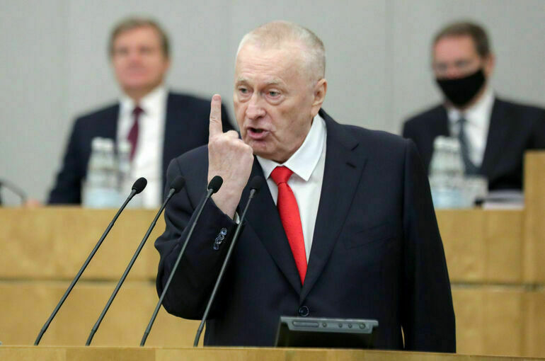 Жириновский призвал отказаться от оценок в школе