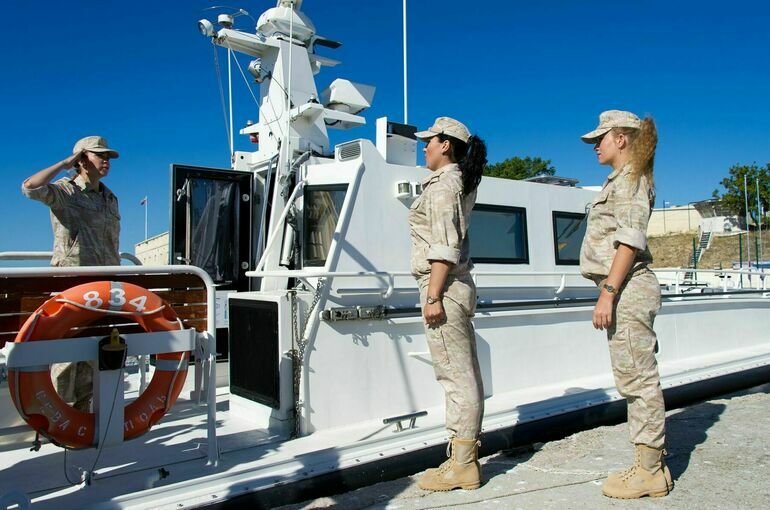 Женский экипаж катера Черноморского флота готовится к Главному военно-морскому параду