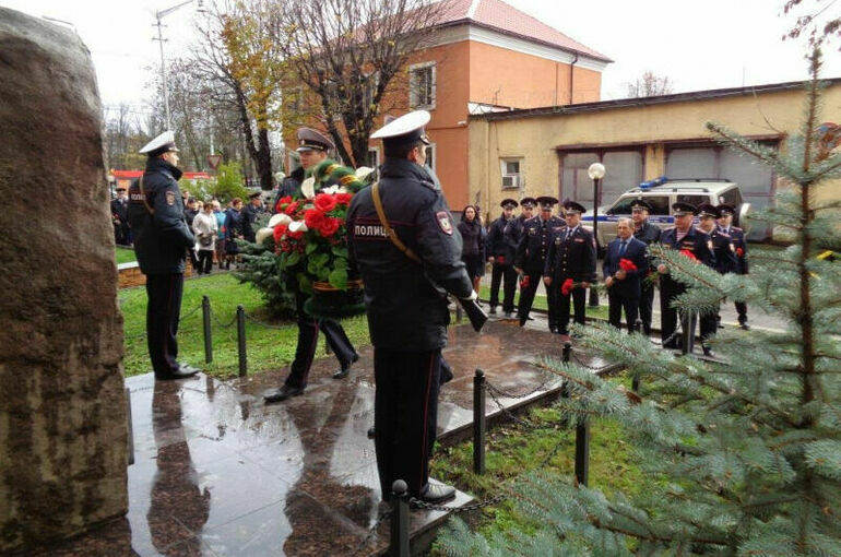 МВД утвердило порядок увековечивания памяти героически погибших сотрудников