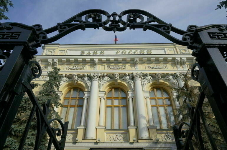 Банк России определил признаки карт, которые вовлечены в теневой бизнес