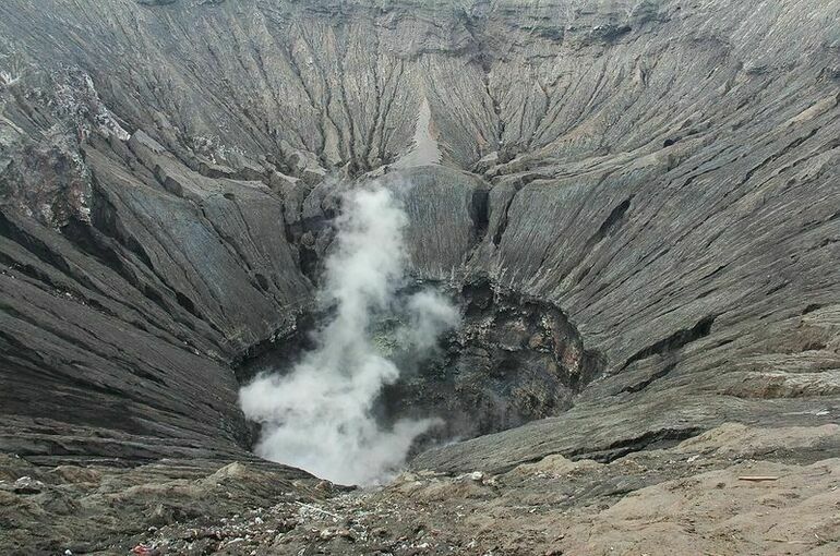 На Канарских островах началось извержение вулкана 