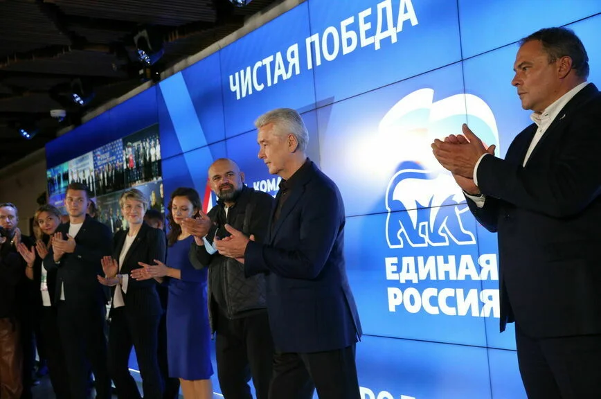 В штабе общественной поддержки партии 