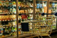 ФАС предписала двум торговым сетям снизить цены на продукты в Подмосковье