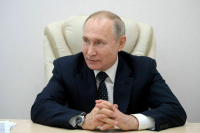 Путин поручил сократить число контрольных работ в школах