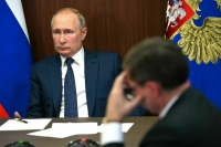 Путин поручил уточнить параметры прогноза социально-экономического развития