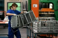 Минтруд не разрешил женщинам коня на скаку и в горящую избу
