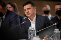 Зеленский ввёл санкции против участников выборов в Госдуму в Крыму
