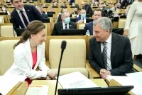 Во вторник, 12 октября, депутаты Госдумы VIII созыва провели первое пленарное заседание палаты в новом составе. Председателем, как и в прошлом созыве, станет Вячеслав Володин — за его кандидатуру проголосовало большинство коллег.