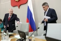В новой Думе будет пять фракций — пятипроцентный барьер преодолела партия «Новые люди» во главе с бизнесменом Алексеем Нечаевым (справа). Он же возглавил фракцию.