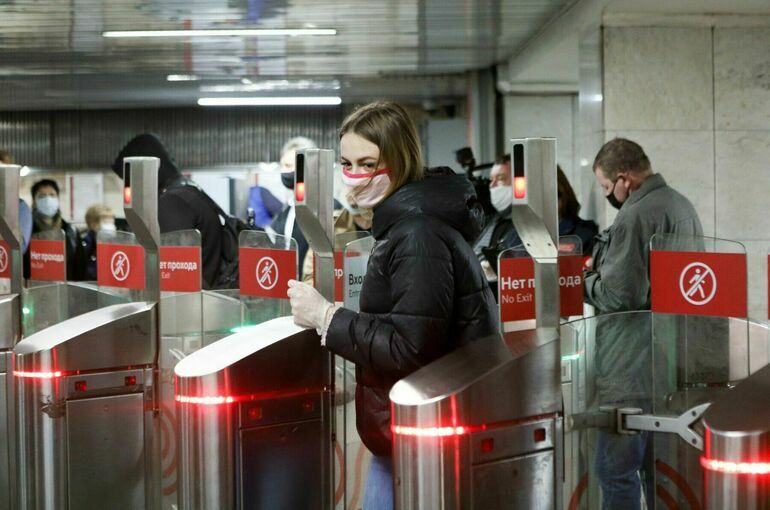 Эпидемиолог назвал правила ношения маски в общественном транспорте   