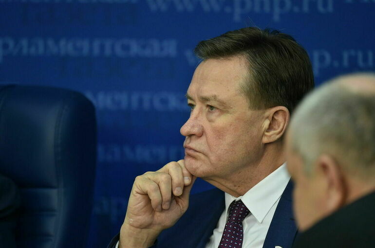 Введение запрета на продажу крепкого алкоголя в пластике нужно ускорить, считает Рябухин