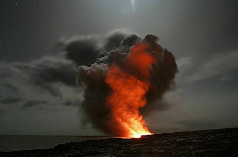 Власти объявили о новой эвакуации жителей Пальмы из-за извержения вулкана