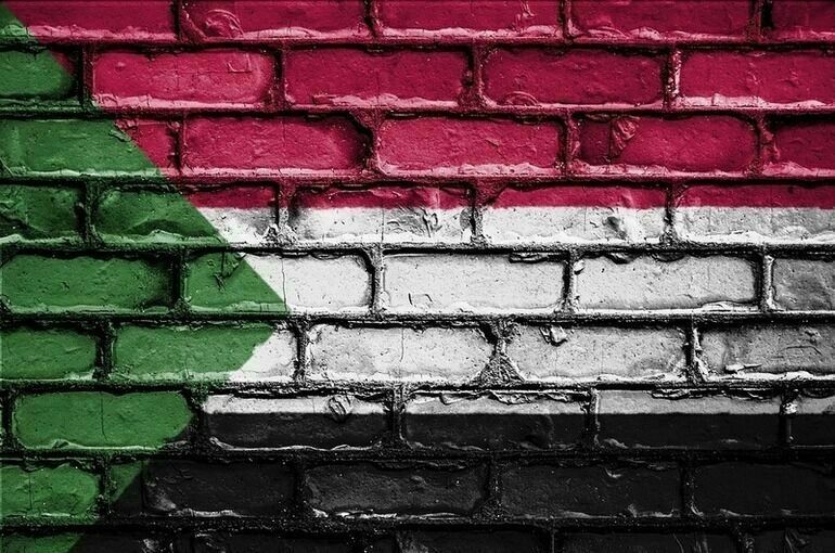 Премьер-министра Судана поместили под домашний арест