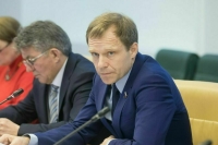 СМИ: Кутепов предложил единые круглогодичные льготы на проезд учащимся