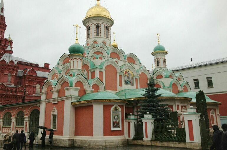 Какой разрушенный в советское время храм восстановили первым