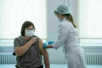 Опрос: более трети россиян вакцинировались от коронавируса