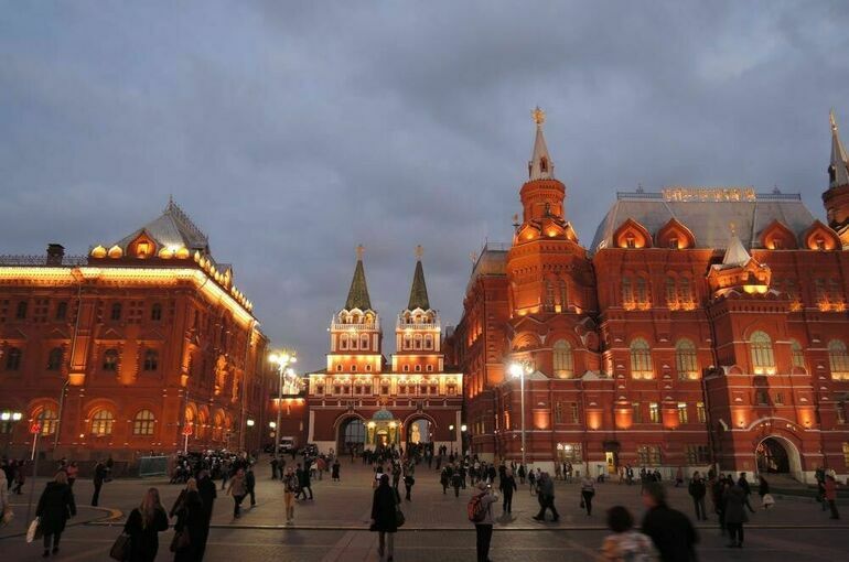 Ростуризм просят прояснить правила пребывания в России привитых иностранцев