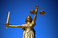 При обжаловании дела размер компенсации на адвоката истца предлагают определять суду