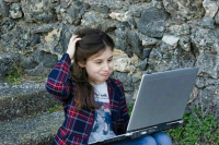 Интернет остаётся основным источником угроз для детей, читают в Генпрокуратуре