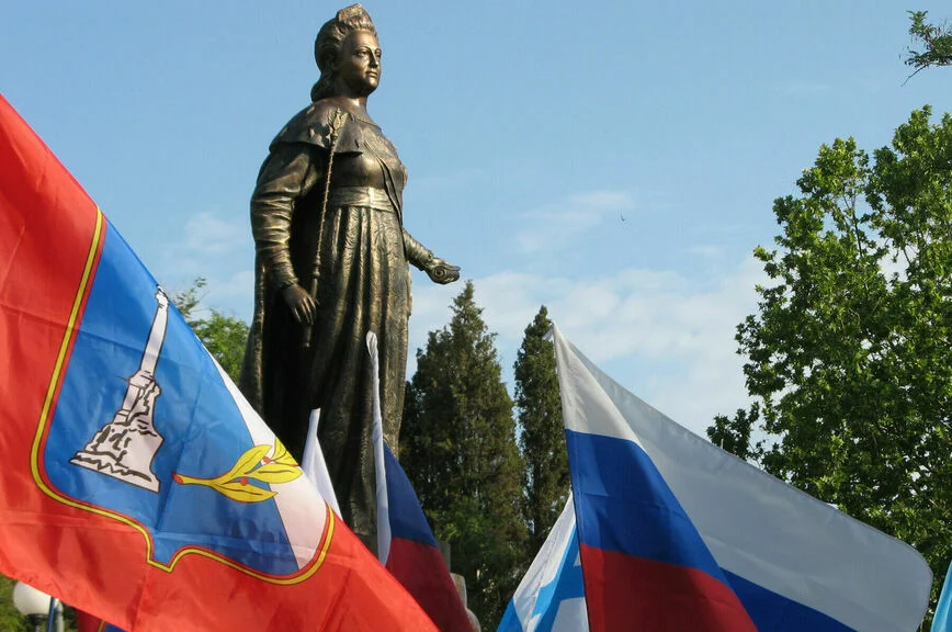 Памятник Екатерине Второй в Севастополе, несмотря на протесты тогдашних украинских властей, был установлен еще в 2008 году как символ неразрывной связи города с Россией.
