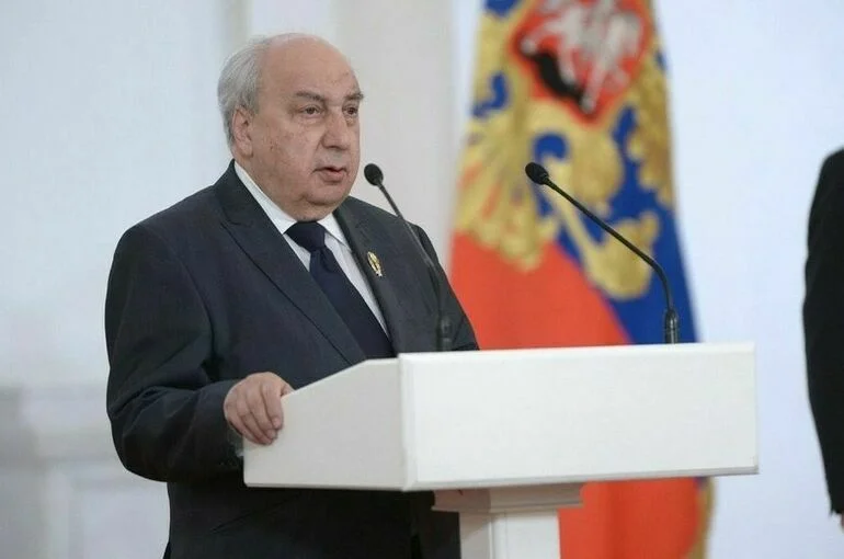 Академик Чубарьян рассказал о пробелах в российских учебниках по истории Великой Отечественной войны