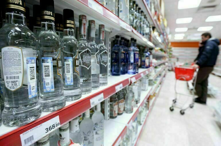В России хотят разрешить ликвидировать контрафактный алкоголь спустя три года после изъятия