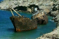 Собственников затонувших кораблей могут заставить их убирать