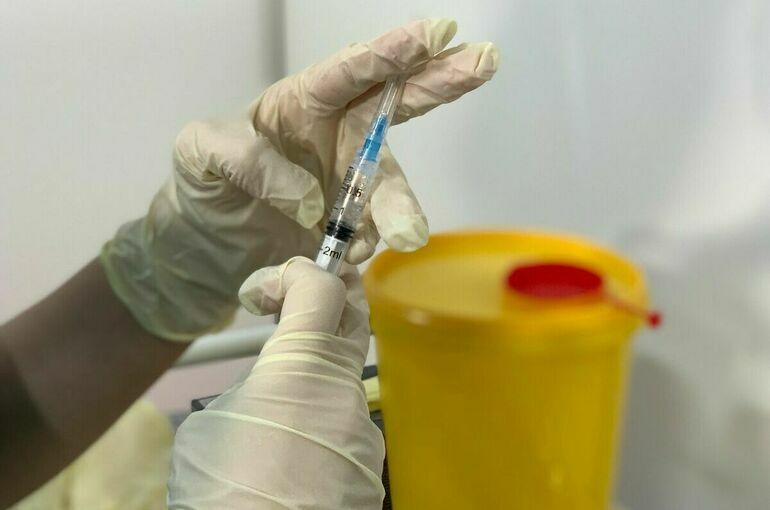 Псковская область ввела обязательную вакцинацию студентов вузов и колледжей