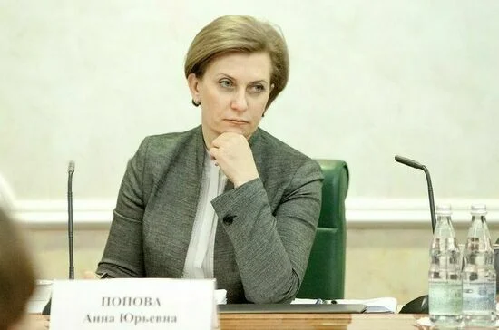 Анна Попова.