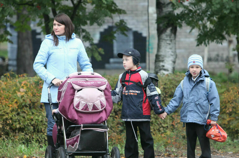 В Москве в 2022 году соцвыплаты семьям с детьми увеличат на 4,8 процента 