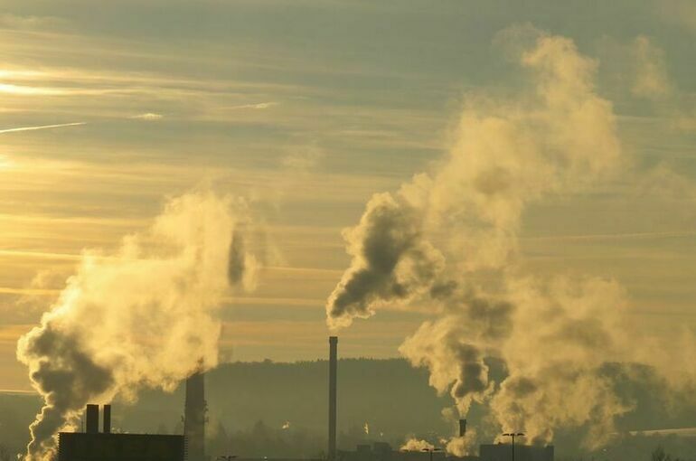 В Совфеде предложили проработать вопрос о налоговых льготах за снижение выбросов парниковых газов