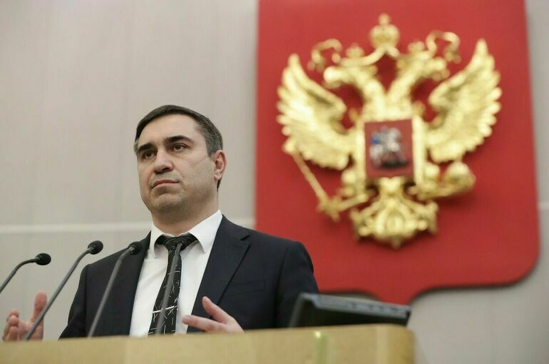 Хубезов призвал депутатов и волонтёров стать донорами крови