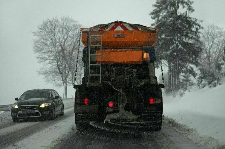 В Подмосковье автомобилистов попросили отказаться от поездок из-за снегопада