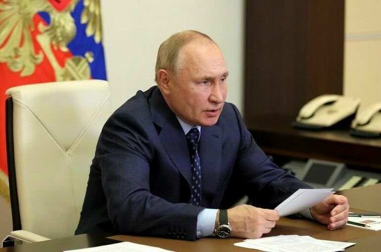Путин поручил кабмину обеспечить повышенную готовность в связи с «омикроном»