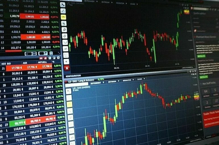 Российский рынок акций рухнул на 6,4%