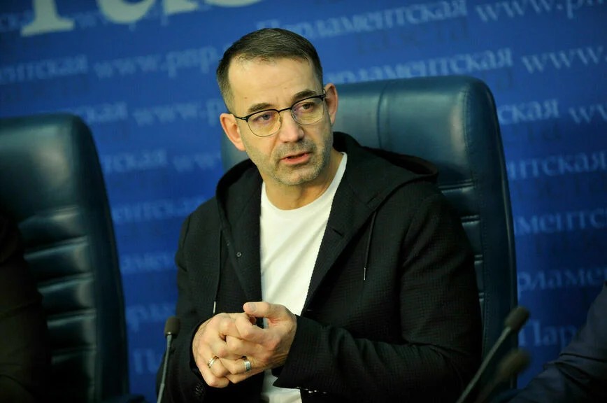 Дмитрий Певцов.