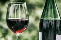 Вино предлагают продавать на двухнедельных ярмарках