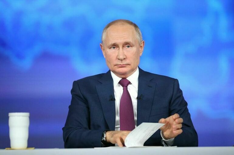 Россия должна вернуться к целевым показателям инфляции в 4%, заявил Путин