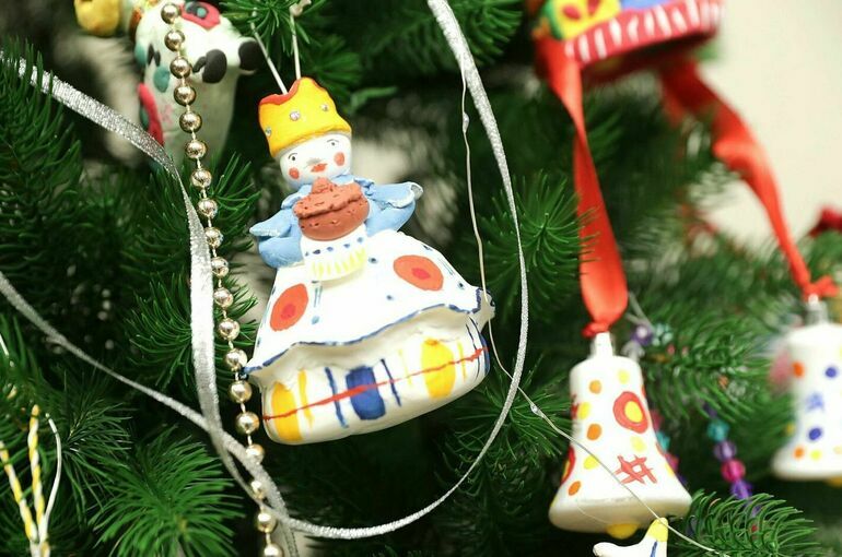 В фестивале новогодних игрушек в Госдуме участвуют дети из 53 стран