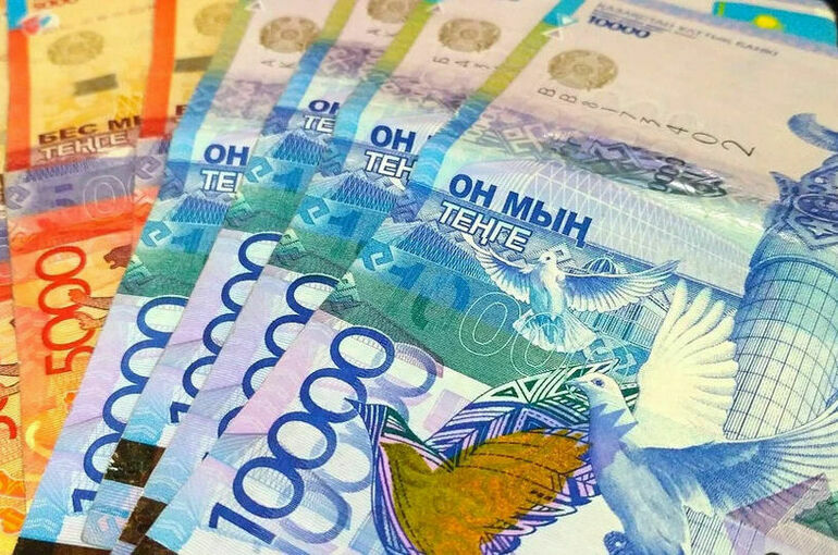 В Казахстане приостановили работу всех финансовых организаций   