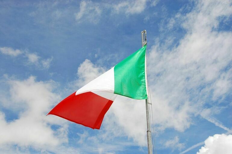 СМИ: Число случаев COVID-19 в Италии превысило два миллиона
