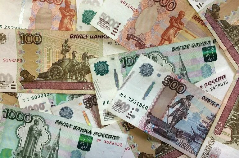 СМИ: средства по исполнительным листам хотят запретить переводить на зарубежные счета