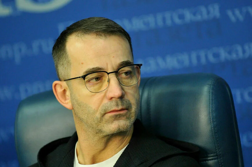 Дмитрий Певцов 