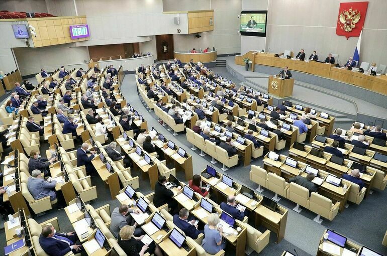 Первое пленарное заседание весенней сессии началось в Госдуме
