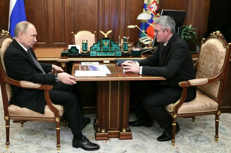 Путин рассмотрит вопрос о частичном субсидировании перелётов внутри ДФО