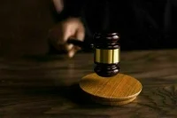 КС разъяснил порядок увольнения работника при переводе его должности на аутсорсинг